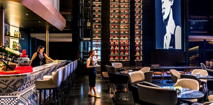 bars-near-victory-monument-bangkok